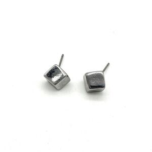 Cube Stud Earrings‎ Minimalist Geometric Square Studs Small Silver Tone